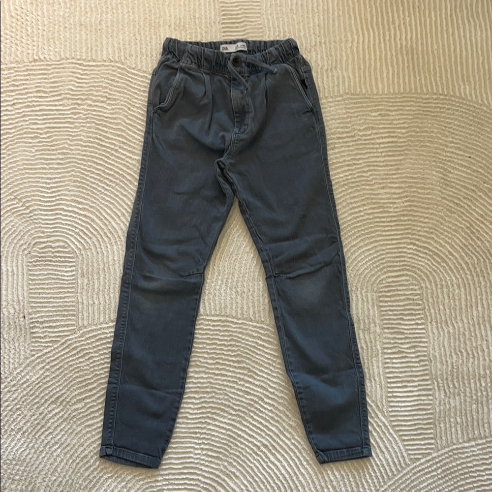 Zara Gray Sweatpants with Tapered Leg and Elastic Cuffs